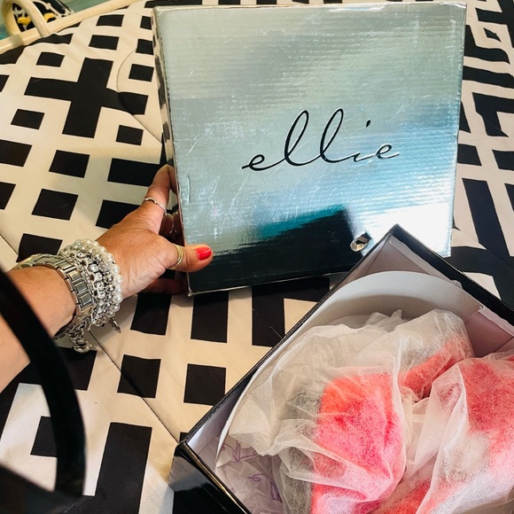 Sexy Boudoir Elegant high heeled furry Slippers. Worn just once indoors/ photos - Picture 5 of 8